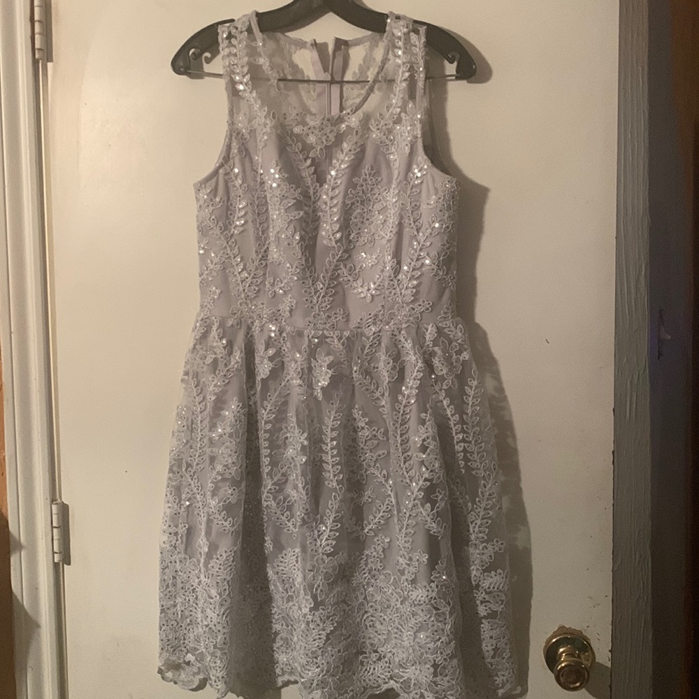 Beautiful Soieblu Silver Hand Embroidery Lace Cocktail Dress!